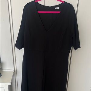 Penningtons Black V-Neck Midi Dress